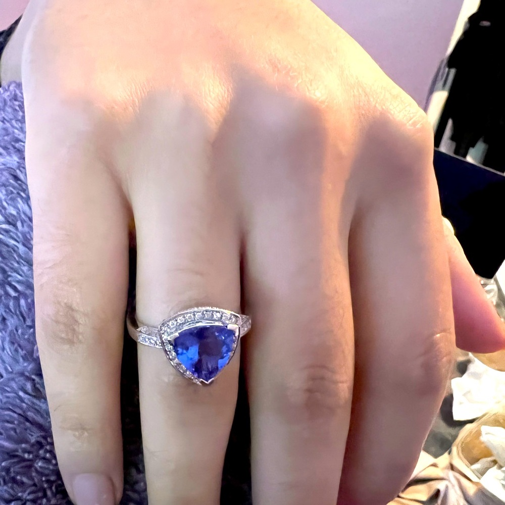 Gorge Tanzanite ring